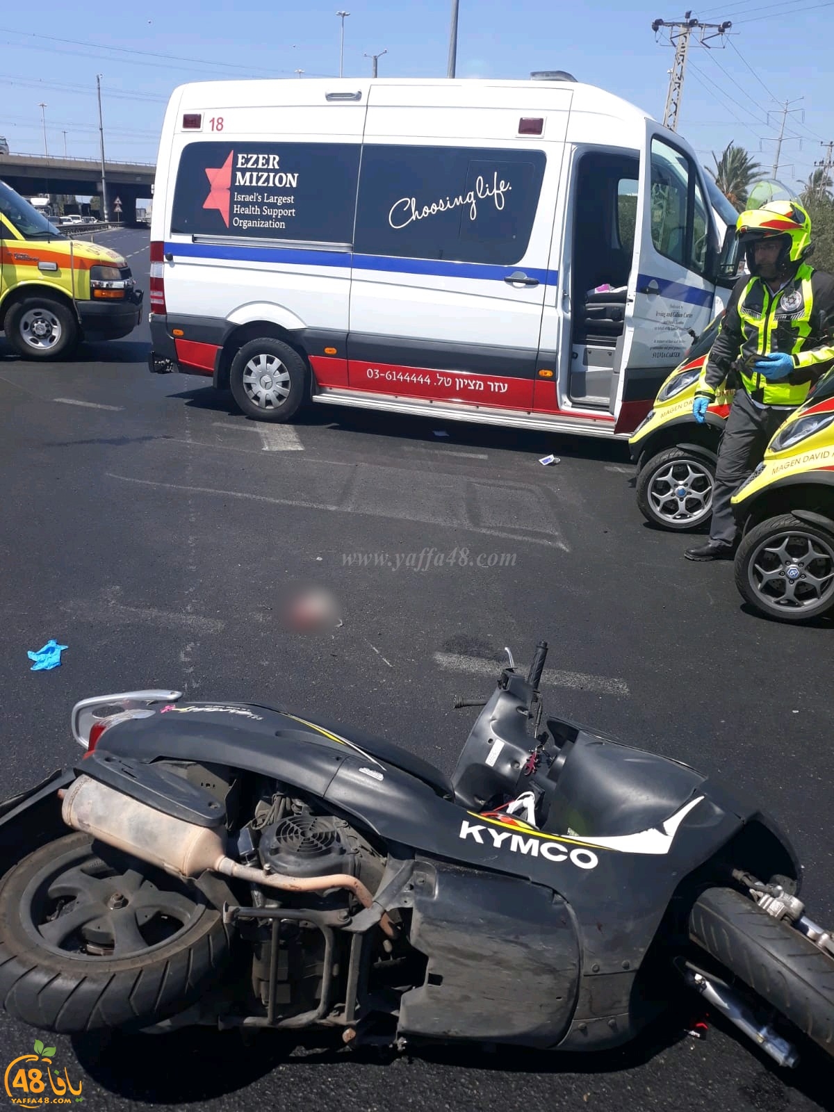  اصابة خطرة لراكب دراجة نارية بحادث طرق بين يافا والرملة 