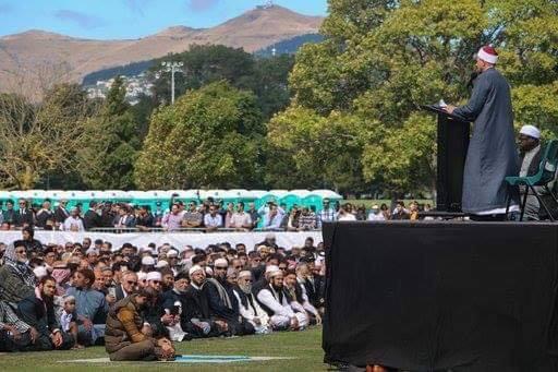 نيوزيلندا تحيي ذكرى هجوم المسجدين بالصلاة والحجاب