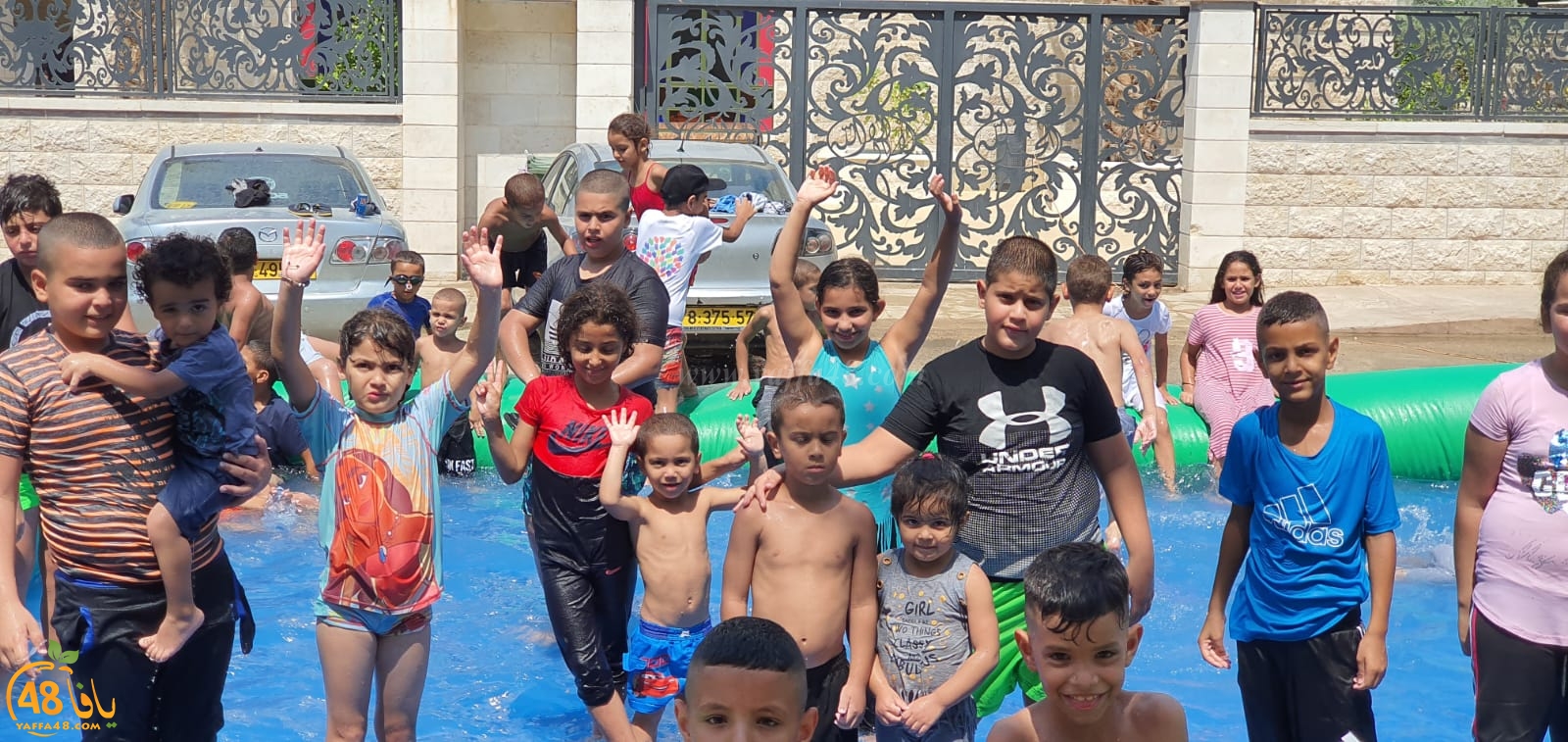 بالفيديو: ألعاب مائية للأطفال في ساحة مسجد النور باللد بمناسبة رأس السنة الهجرية