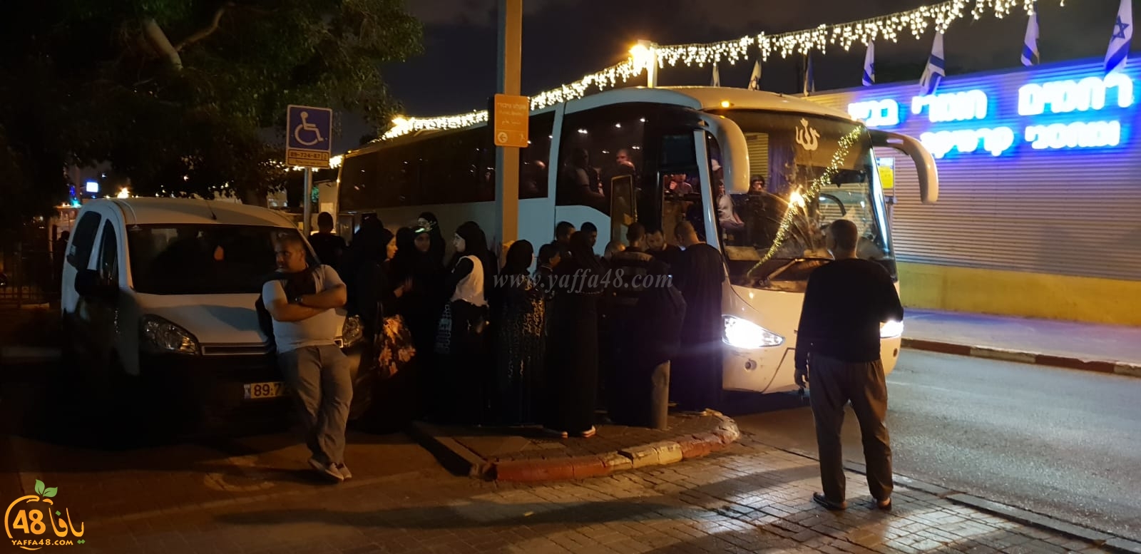 صور: 3 حافلات من مدينة يافا تشد الرحال الى المسجد الأقصى المبارك لأداء صلاة الفجر