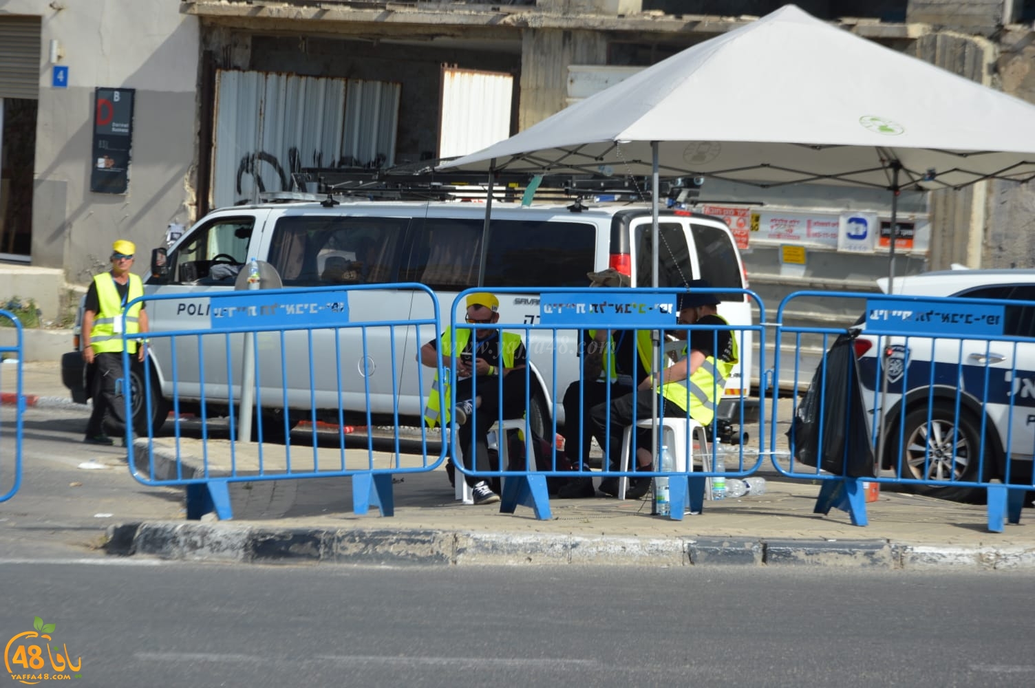 وفد من منظمة ناطوري كارتا اليهودية في زيارة تضامن لمقبرة الاسعاف الاسلامية بيافا