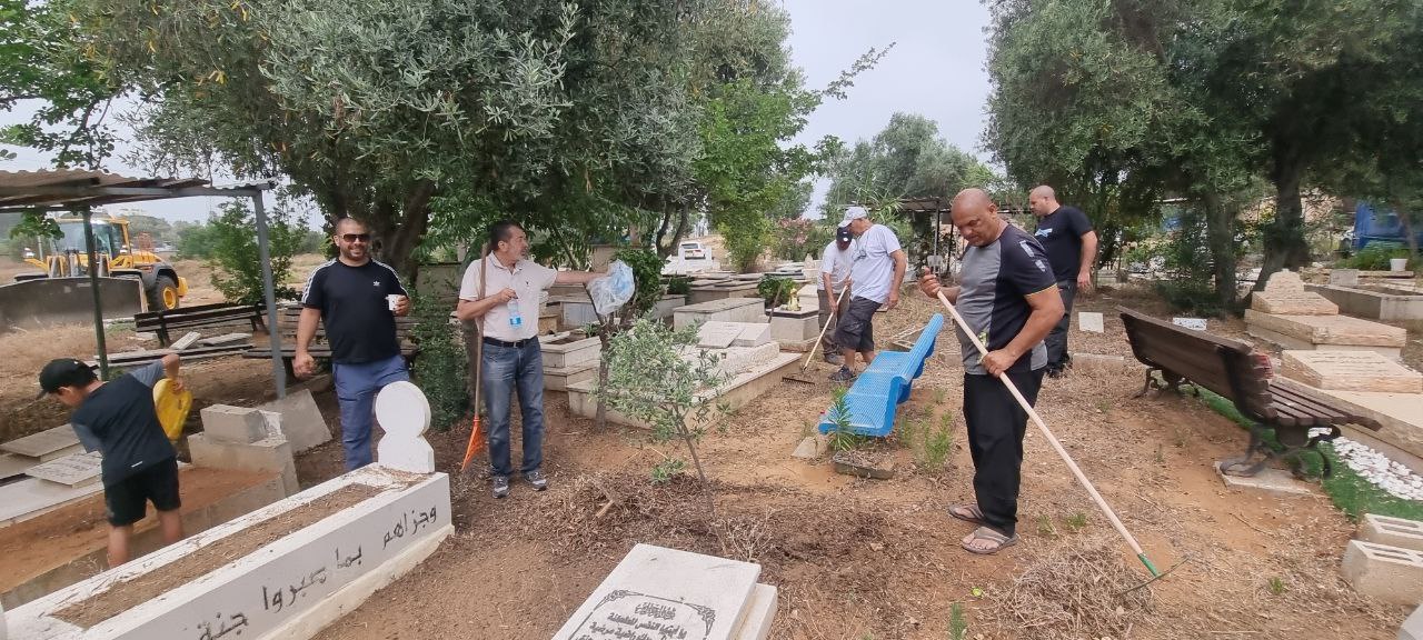  يافا: لجنة اكرام الميت تُنظم معسكراً لتنظيف مقبرة طاسو  