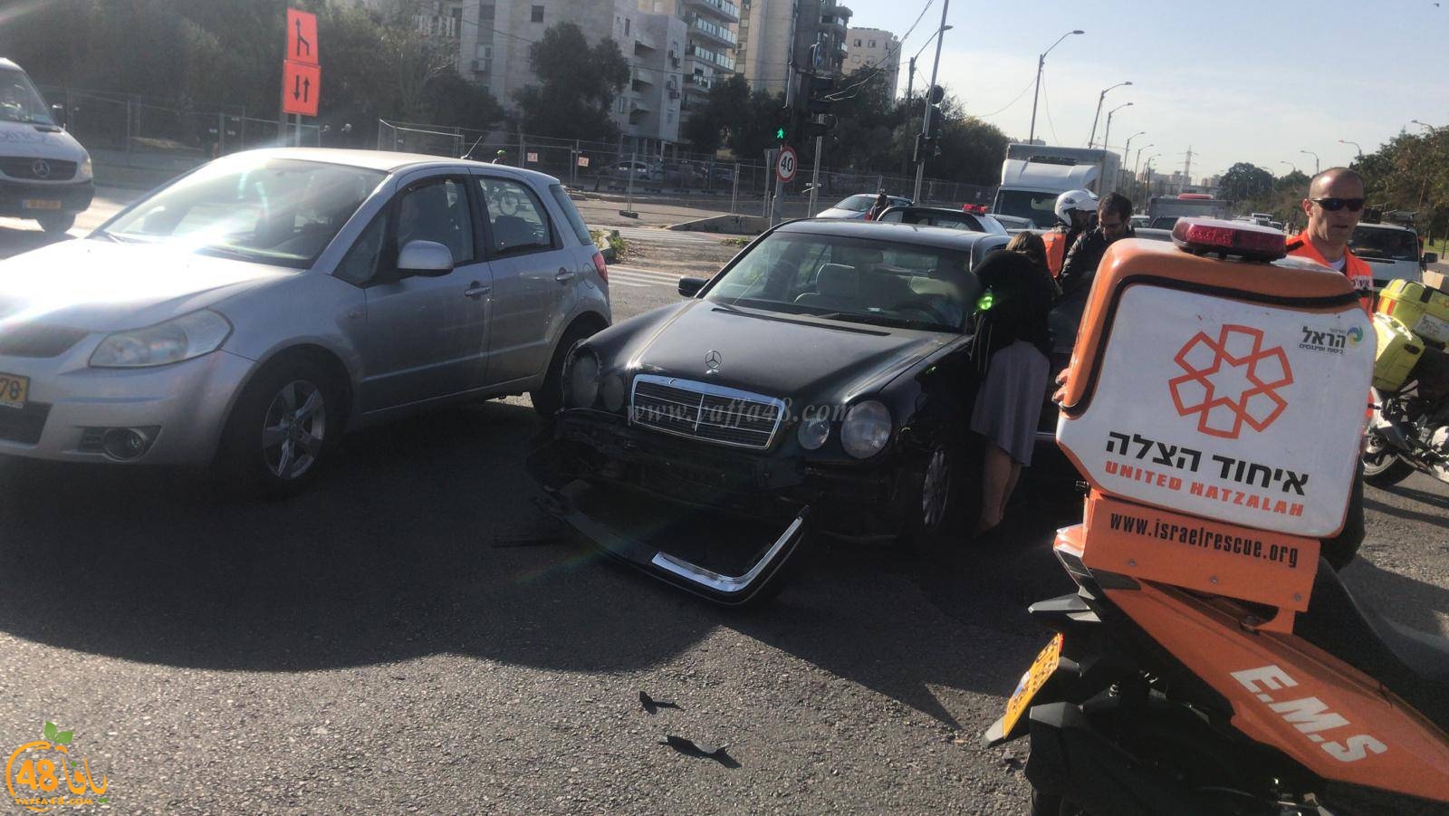  بالصور: إصابة طفيفة بحادث طرق بين مركبتين في مدينة يافا 