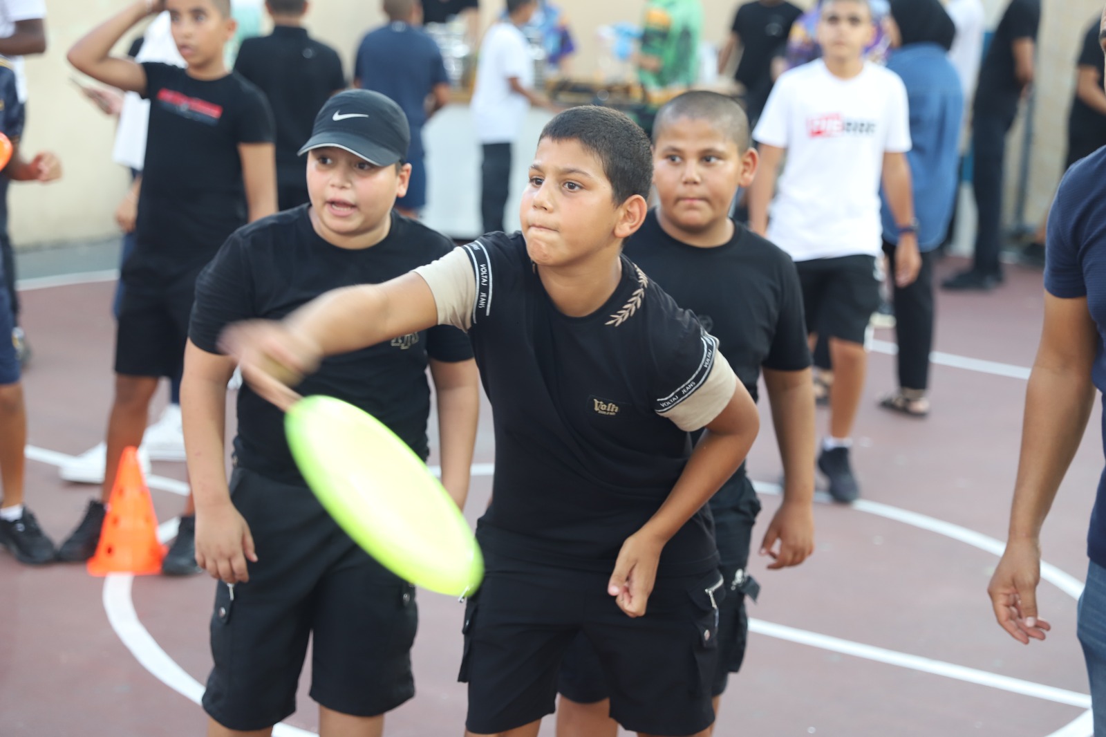 بالصور: إنطلاق البرنامج الصيفي في مركز العجمي للشبيبة