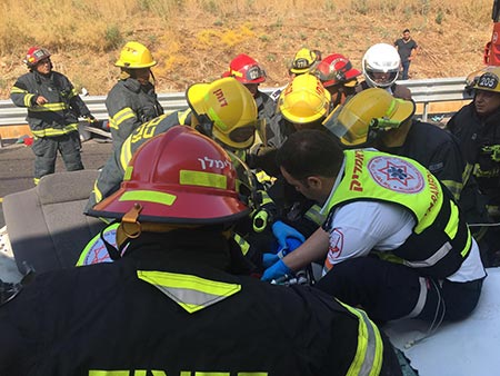 4 إصابات بينها خطيرة بحادث بين شاحنة و3 مركبات قرب حيفا