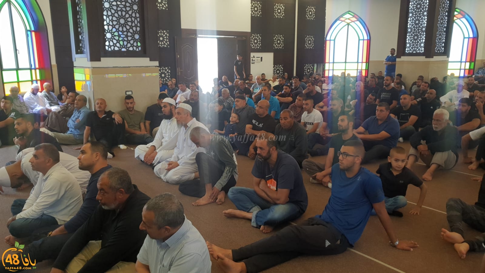 فيديو: إقامة أول صلاة جمعة في مسجد النور الجديد بحي الواحة الخضراء في اللد