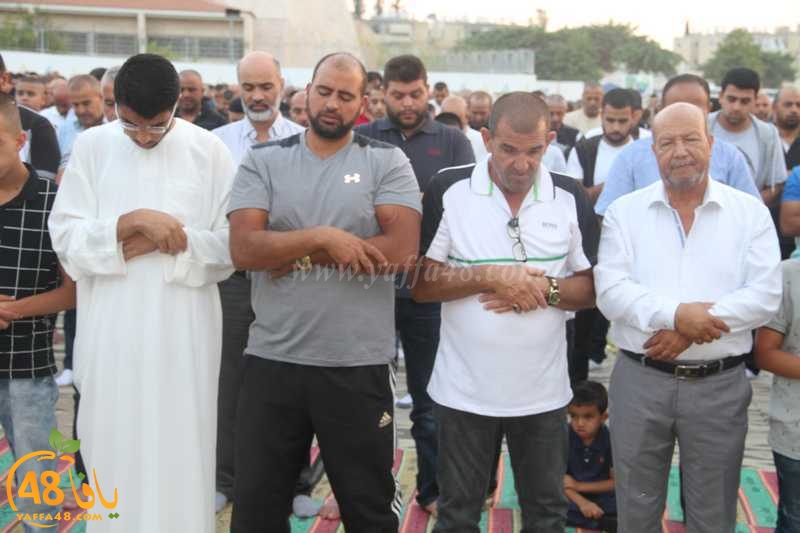 بالفيديو: أهالي اللد يؤدون صلاة عيد الأضحى الموحدّة في ساحة المسجد الكبير 