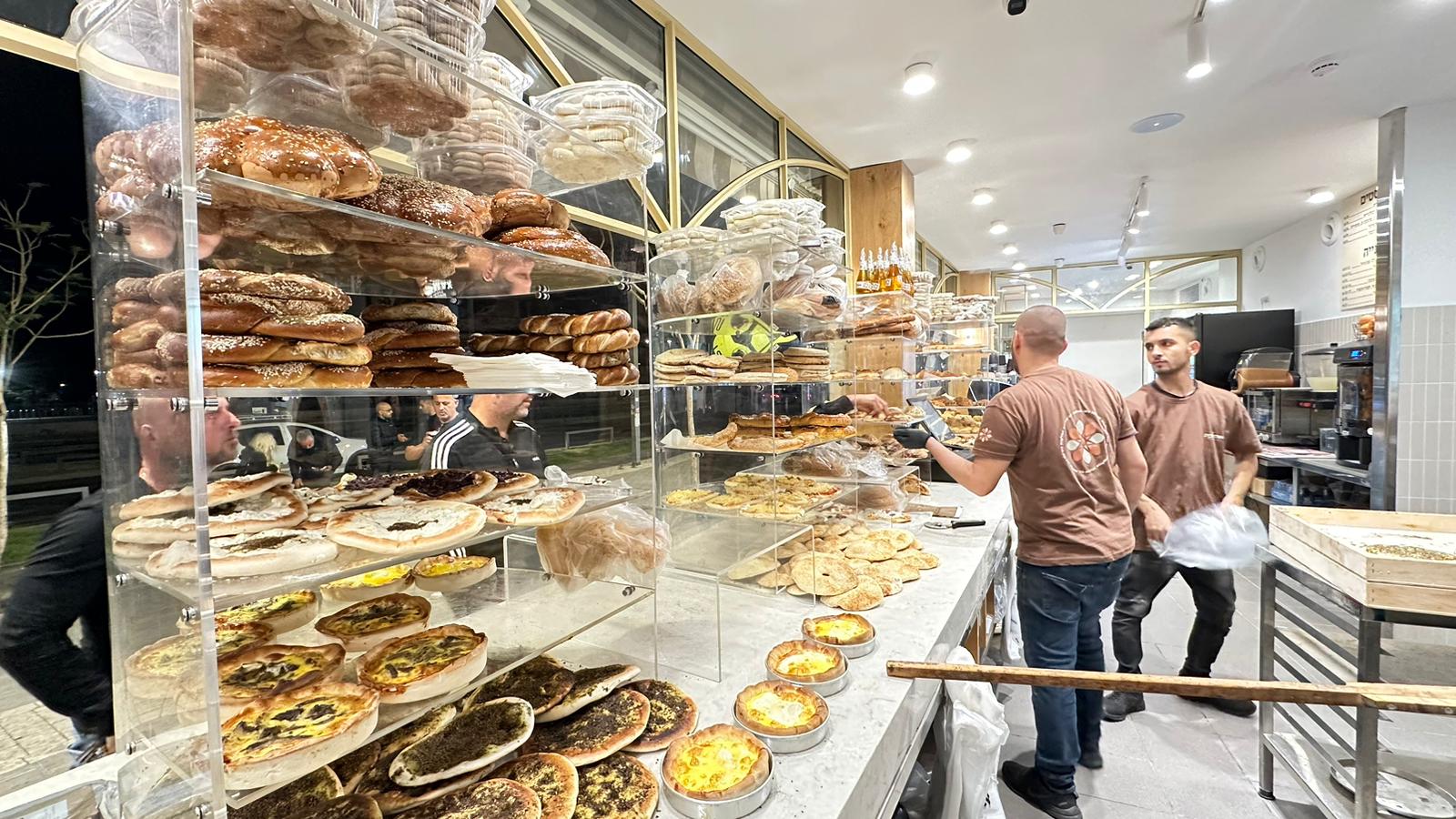 جديد في يافا .. مخبز أبو العافية لأجود أنواع المخبوزات والمعجنات 