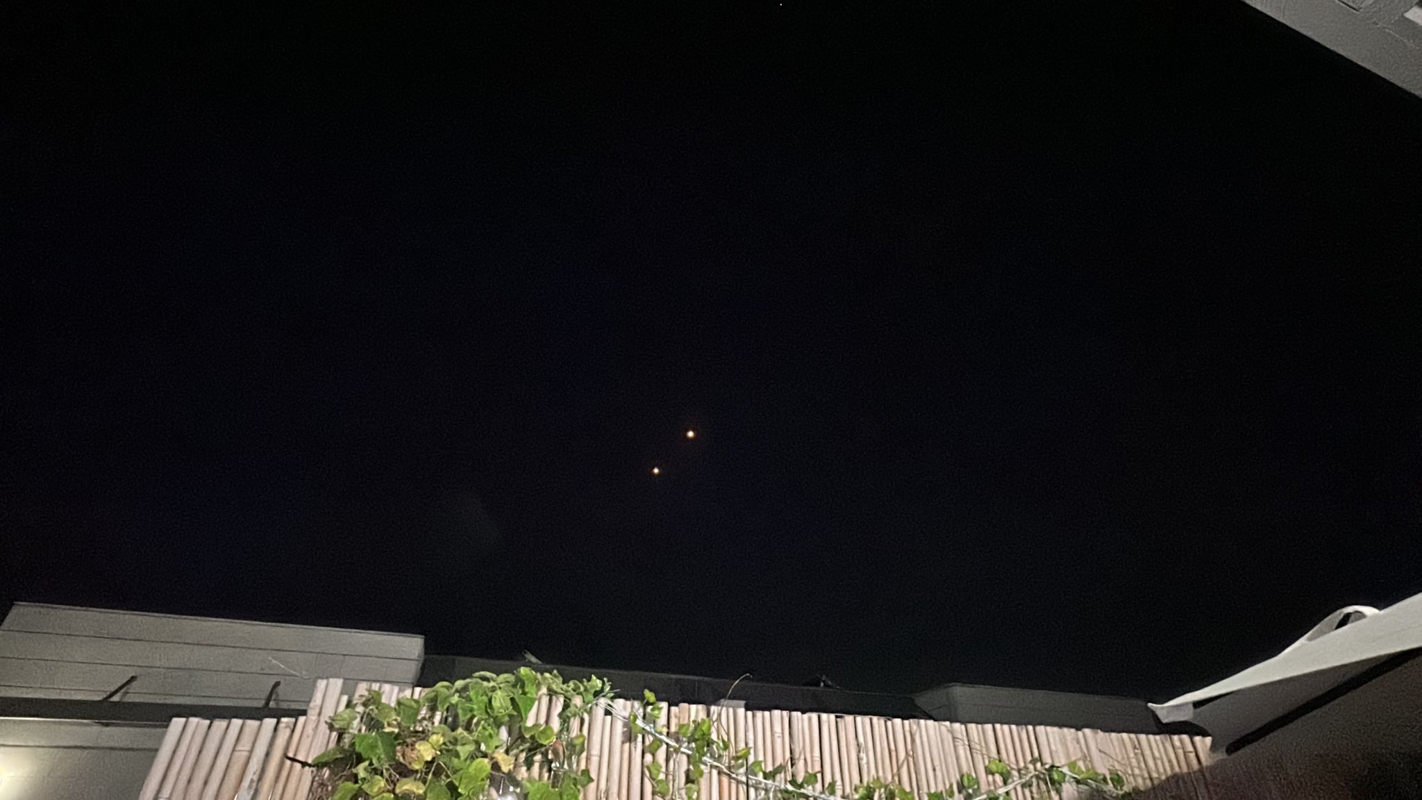 للمرة الثانية القبة الحديدية تعترض صواريخ قطاع غزة فوق سماء يافا 