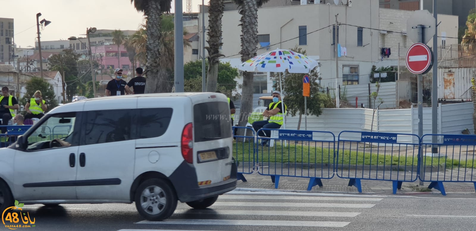  فيديو: جرافات البلدية تُباشر أعمال الحفريات في أرض مقبرة الاسعاف بيافا