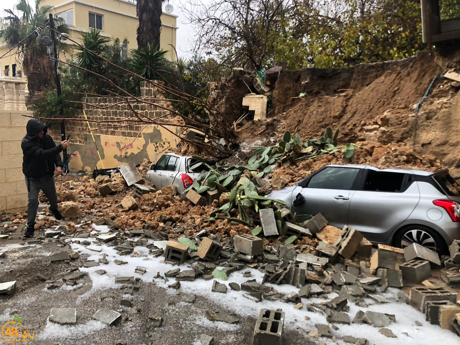   فيديو: أضرار جسيمة في الممتلكات اثر انهيار جدار بيافا بسبب تدفق مياه الأمطار