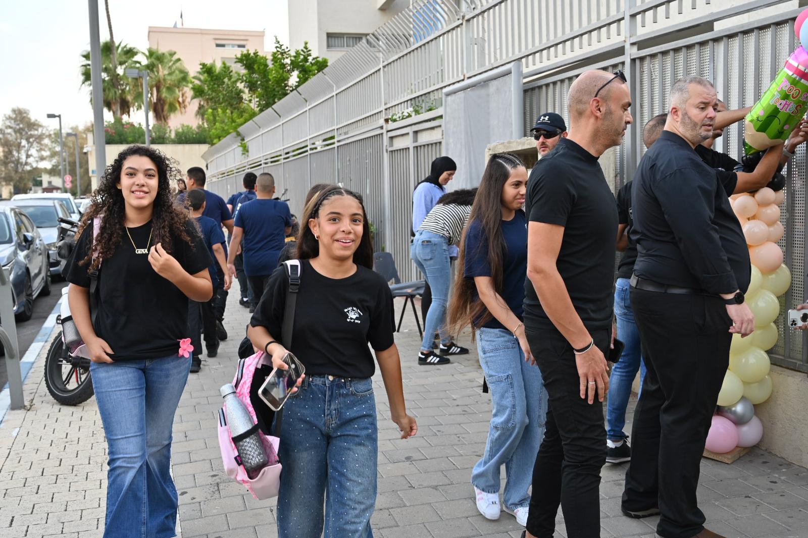 فيديو: افتتاح العام الدراسي الجديد - بالنجاح والتوفيق لطلابنا 