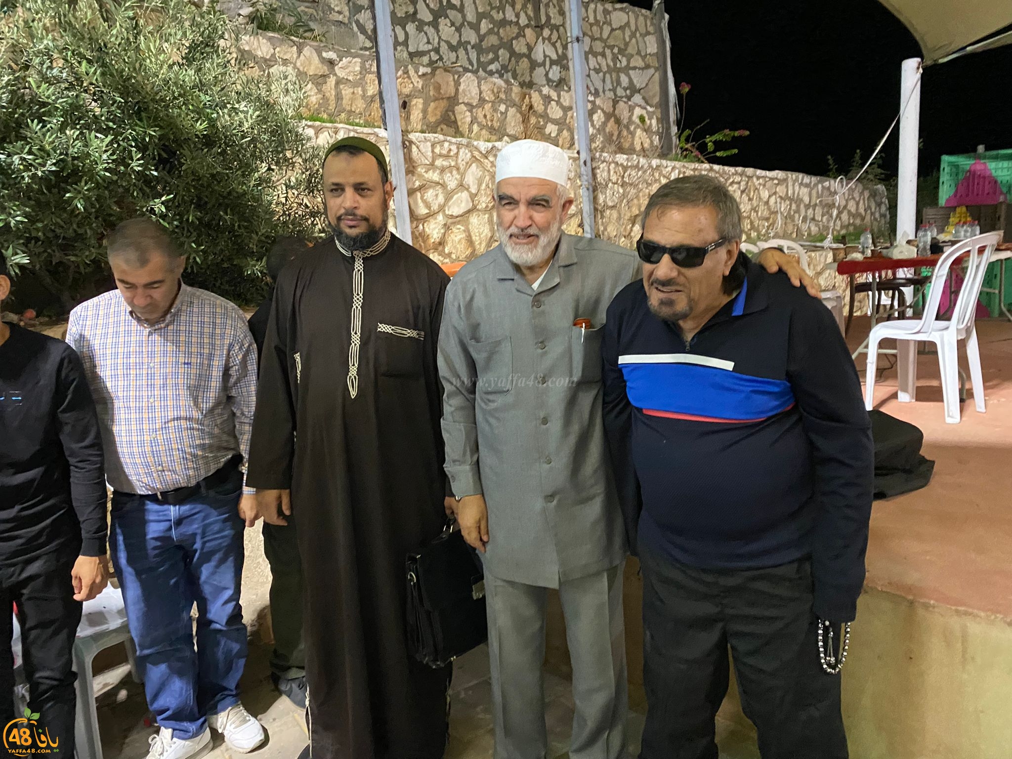 الشيخ رائد صلاح يقدم واجب العزاء لعائلة سطل في مدينة يافا