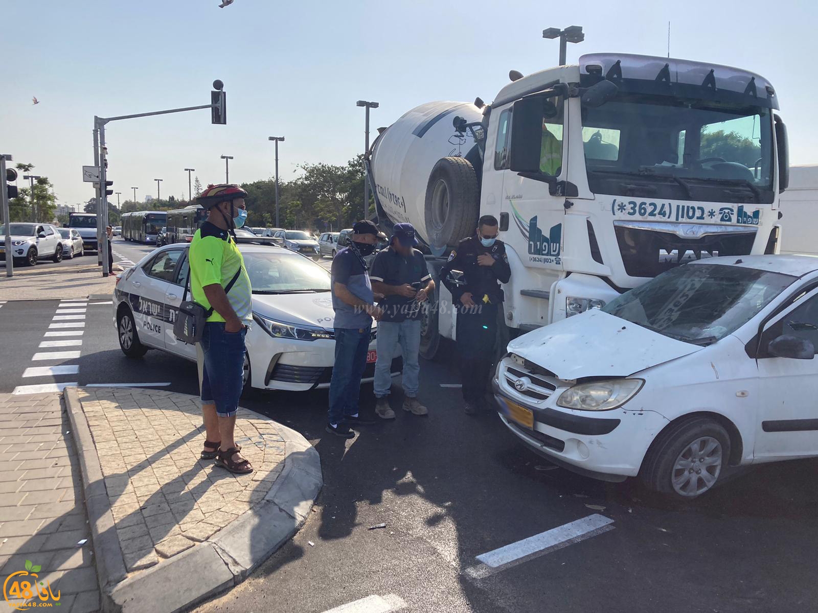 يافا: إصابة متوسطة لسيدة اثر حادث طرق بين شاحنة ومركبة بالمدينة
