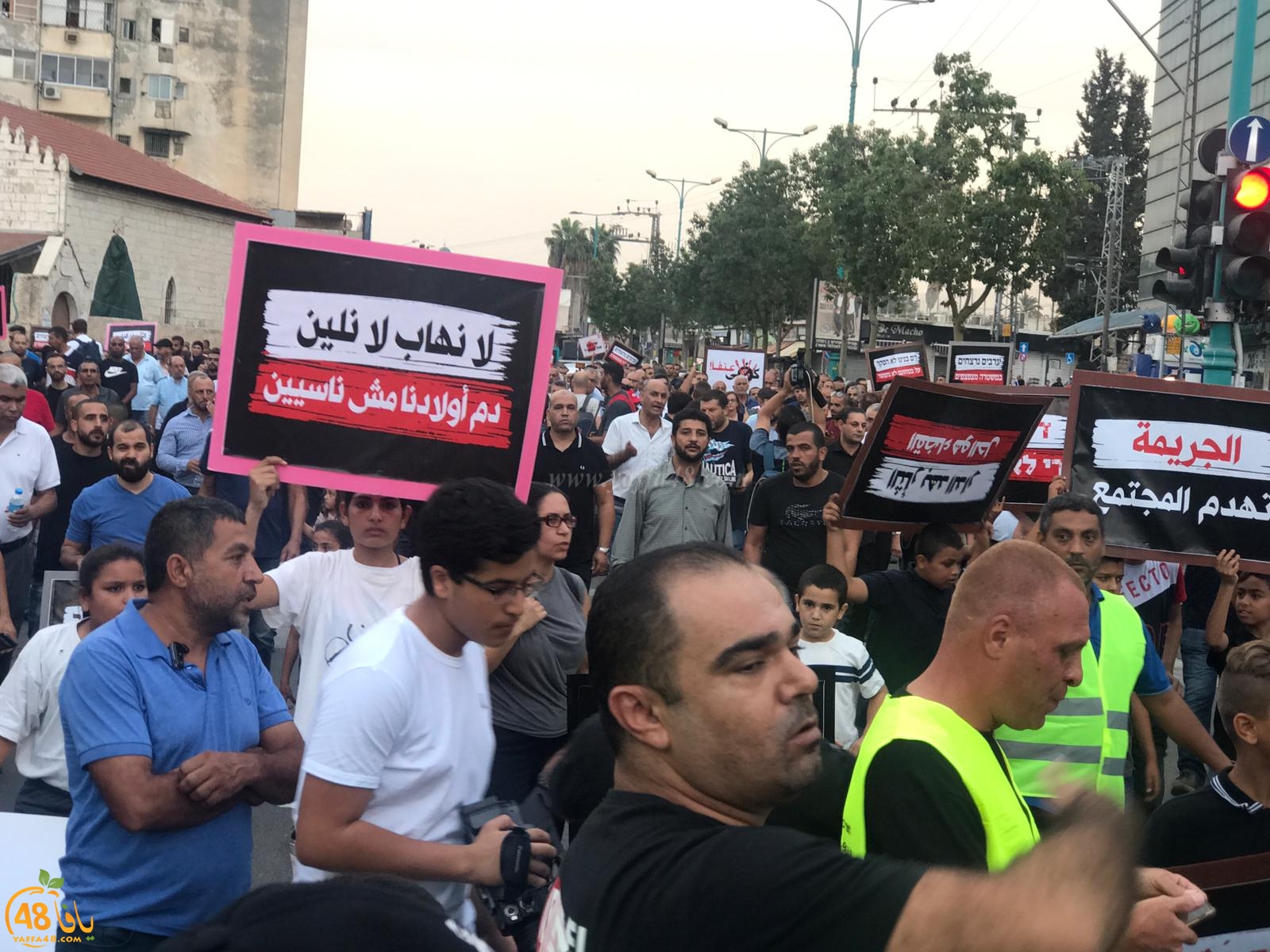فيديو: تظاهرة قطرية غاضبة في مدينة الرملة احتجاجاً على العنف والجريمة