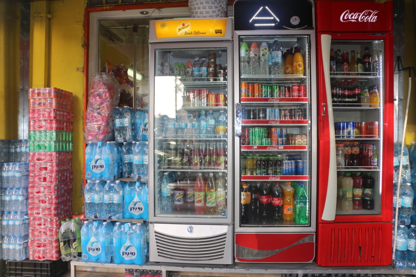 حملة تخفيضات بمناسبة شهر رمضان في محلات زعتر بيافا