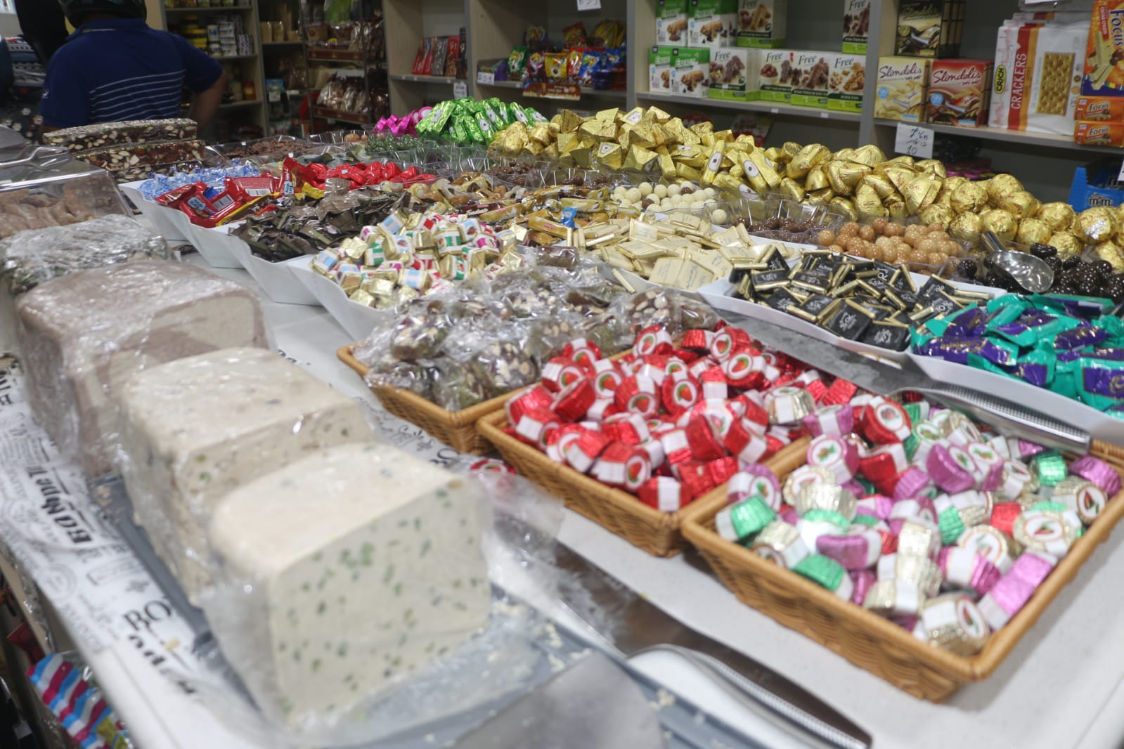 حملة تخفيضات بمناسبة شهر رمضان في محلات زعتر بيافا