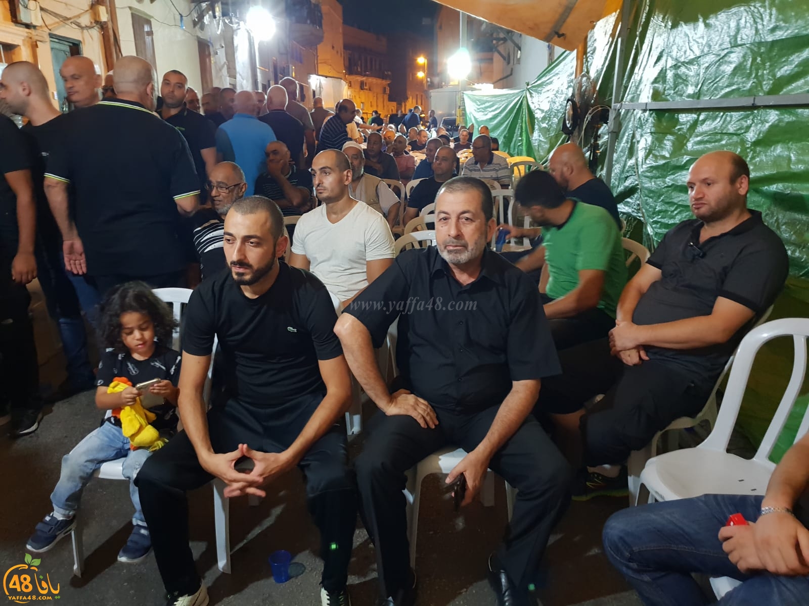  بالصور: وفود تُقدّم واجب العزاء لعائلة شقرة بمدينة يافا 
