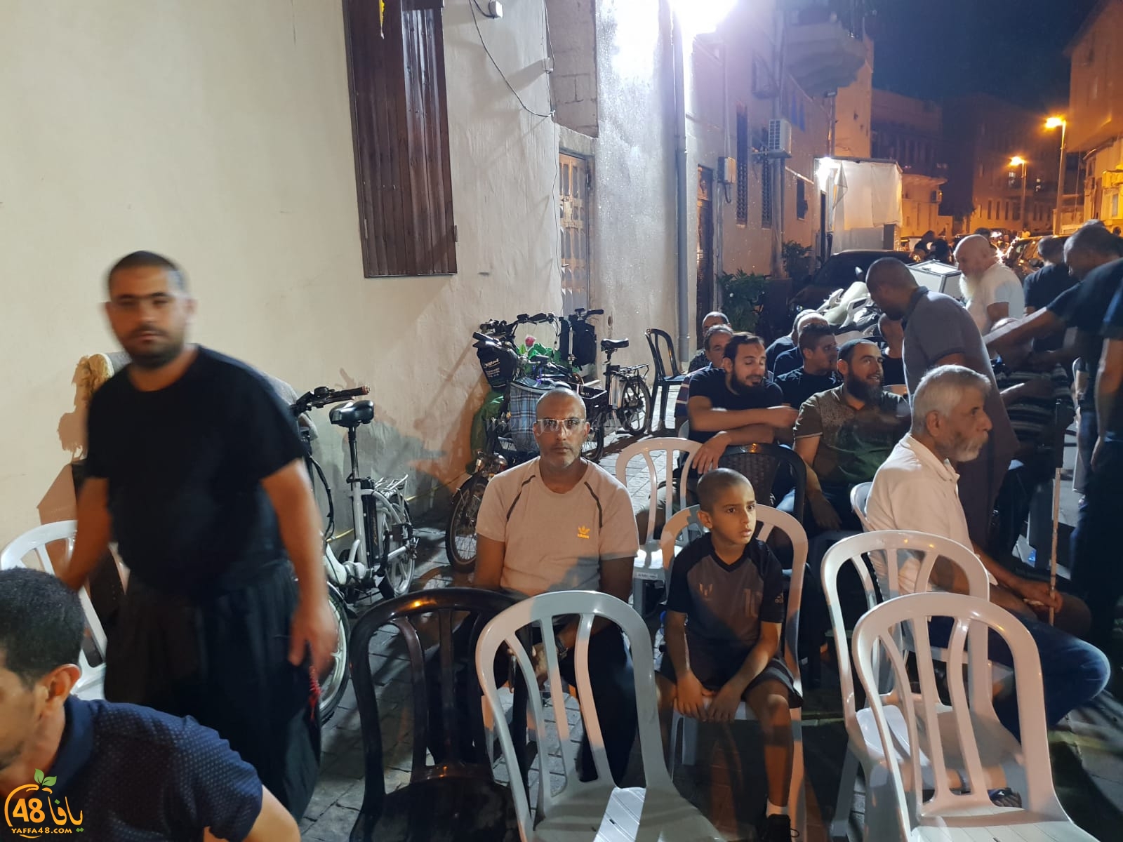  بالصور: وفود تُقدّم واجب العزاء لعائلة شقرة بمدينة يافا 