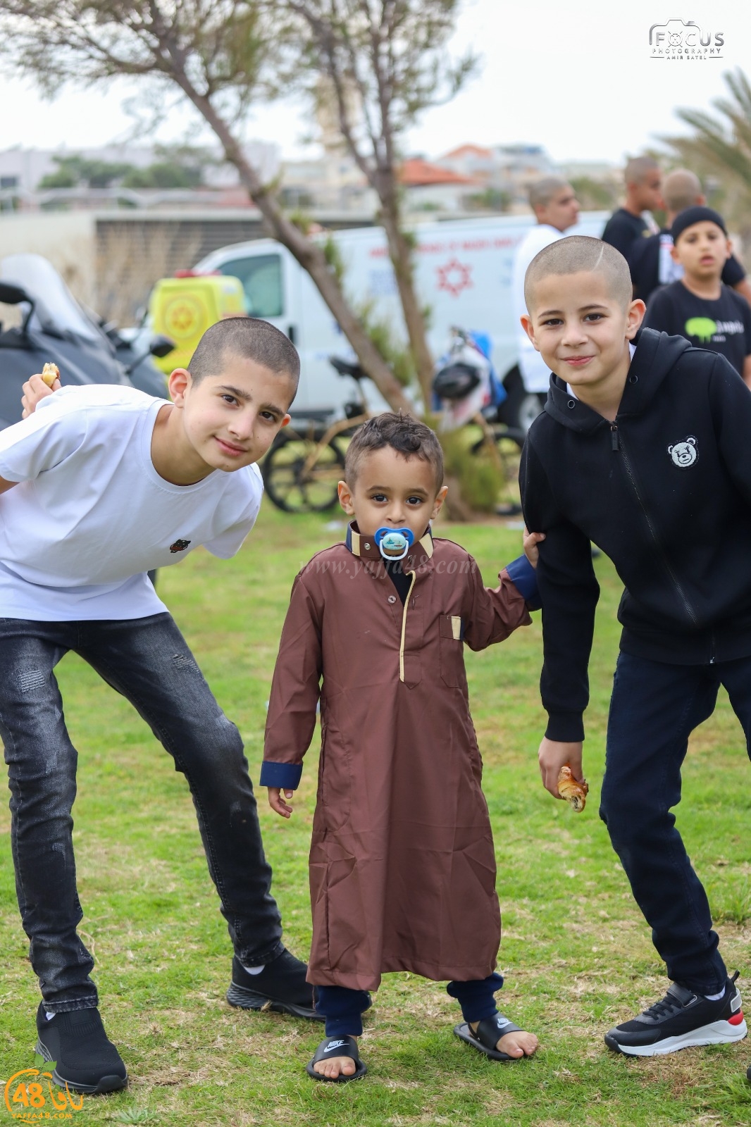  أهالي يافا يؤدون صلاة عيد الفطر في متنزه العجمي 