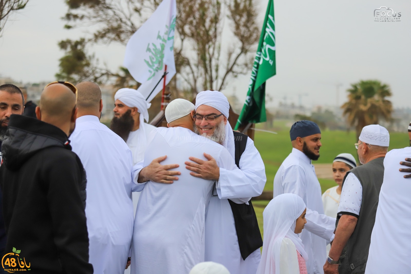  أهالي يافا يؤدون صلاة عيد الفطر في متنزه العجمي 