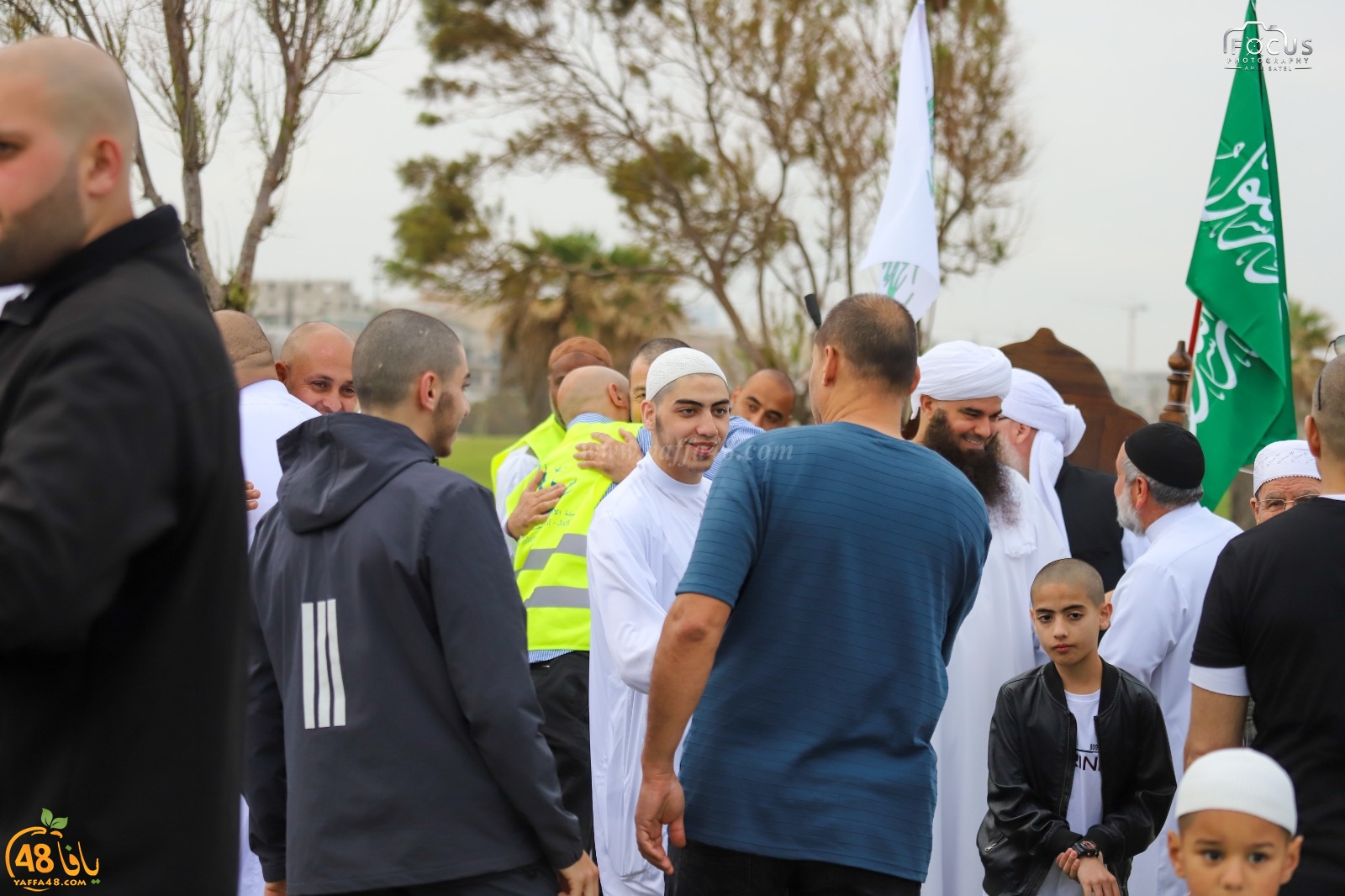  أهالي يافا يؤدون صلاة عيد الفطر في متنزه العجمي 