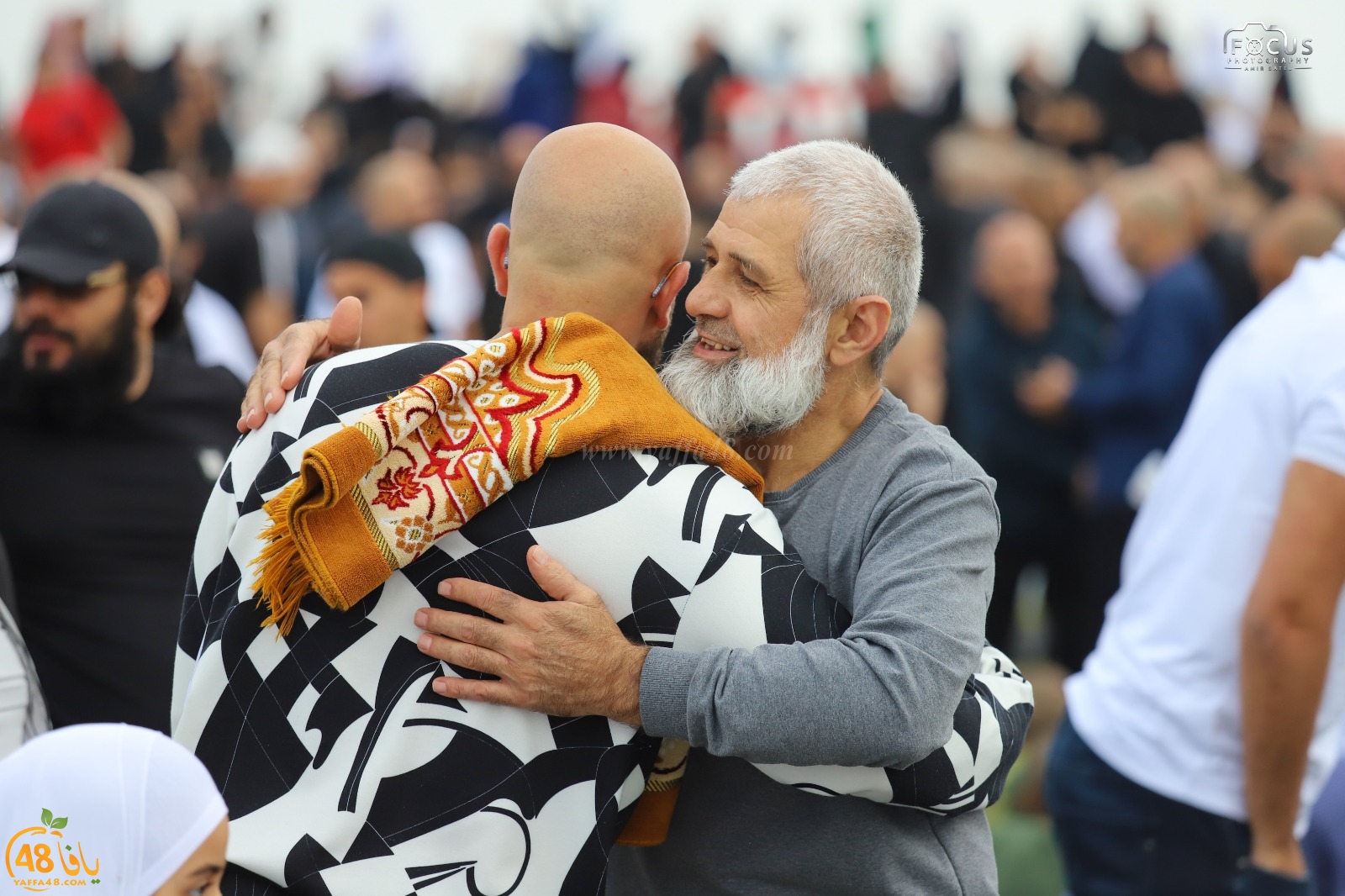  أهالي يافا يؤدون صلاة عيد الفطر في متنزه العجمي 