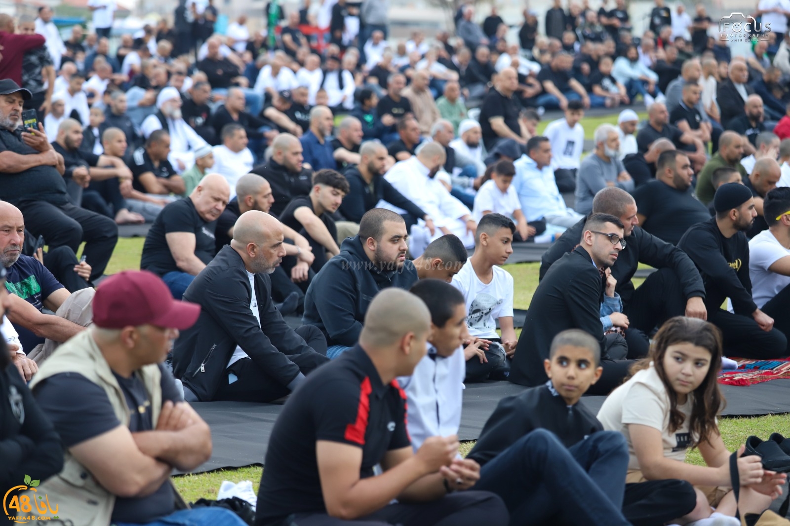  أهالي يافا يؤدون صلاة عيد الفطر في متنزه العجمي 