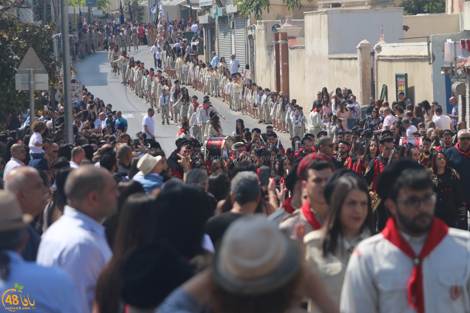 بالفيديو: استعراض كشفي ضخم في مدينة يافا بمناسبة عيد الفصح المجيد التقبيلة