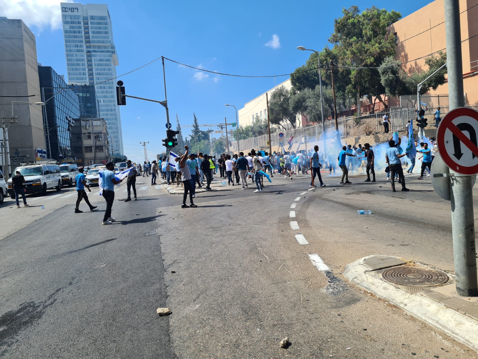  اصابة 3 شرطيين .. مواجهات بين الشرطة ومتظاهرين اريتريين في تل ابيب 