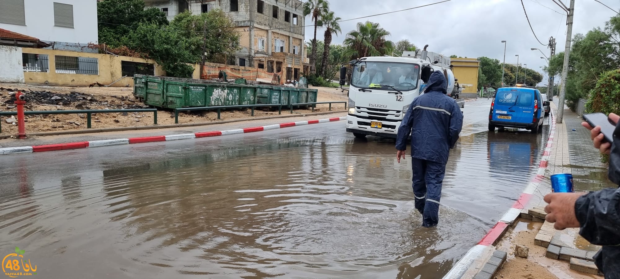  فيديو: مياه الأمطار تغمر عدداً من البيوت في مدينة يافا 