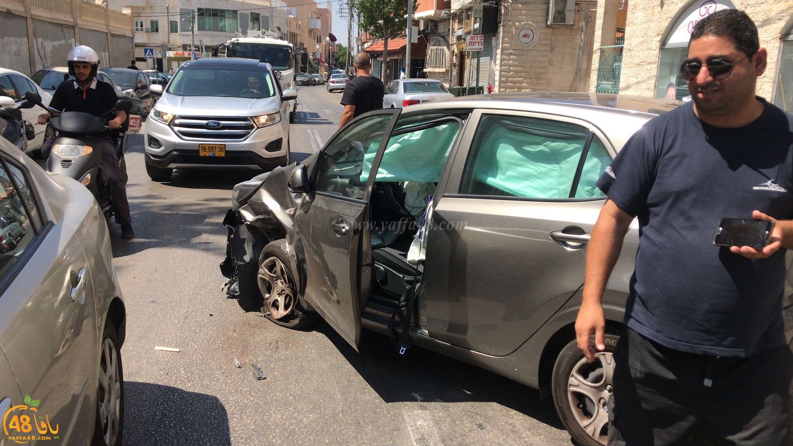  بالصور: حادث طرق بين مركبتين في يافا دون وقوع اصابات 