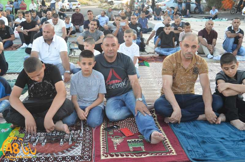  فيديو: أهالي مدينة اللد يؤدون صلاة عيد الفطر السعيد في ساحة المسجد العمري الكبير 