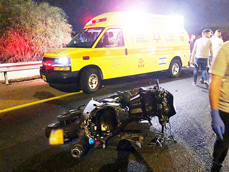 إصابة خطيرة لسائق دراجة نارية بحادث مروع بمركز البلاد