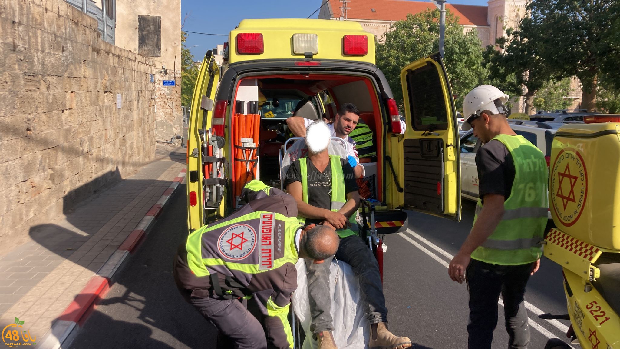 يافا: اصابة طفيفة لعامل اثر سقوطه من ارتفاع