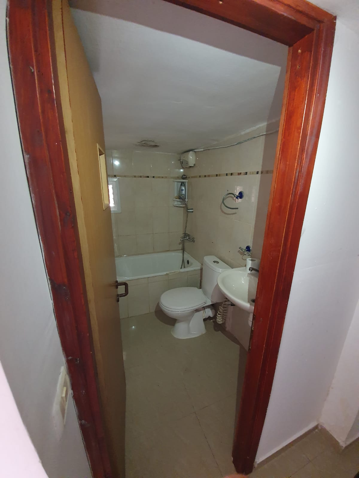 يافا: شقة صغيرة من غرفتين للايجار بحي العجمي