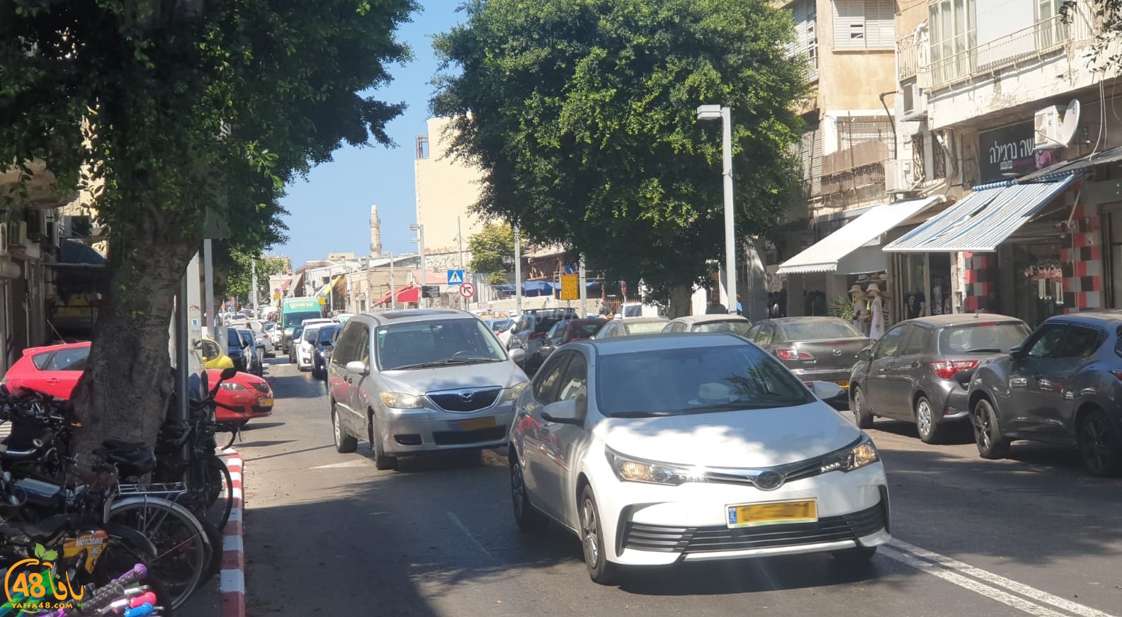  فيديو: حافلة ركاب تتسبب بأزمة مرورية خانقة في مدينة يافا 
