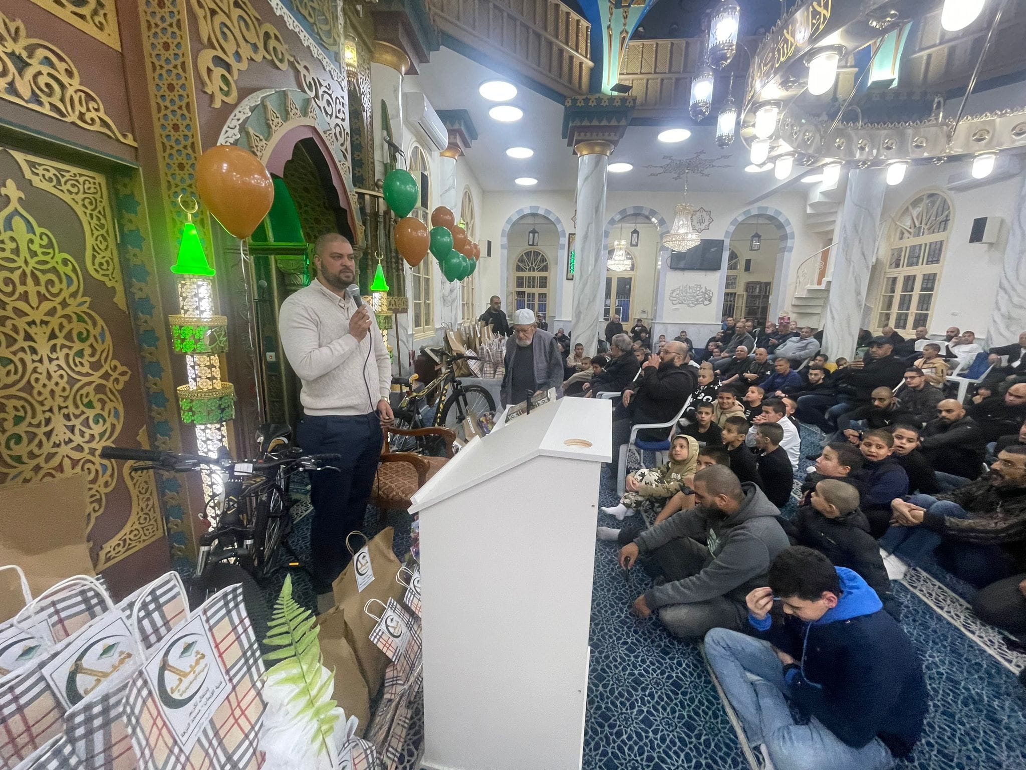 يافا: بالصور إحتفال حاشد لتكريم الفتية المواظبين عصلاة الجماعة في مسجد النزهة