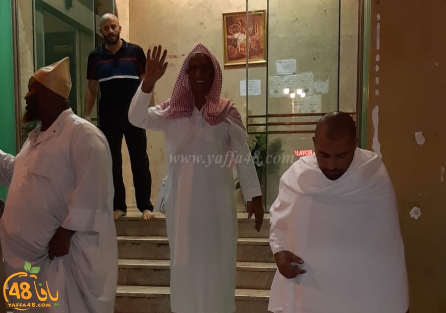 فيديو: انتهاء أزمة معتمري اللد في مكة المكرّمة ونقلهم إلى فندق جديد 