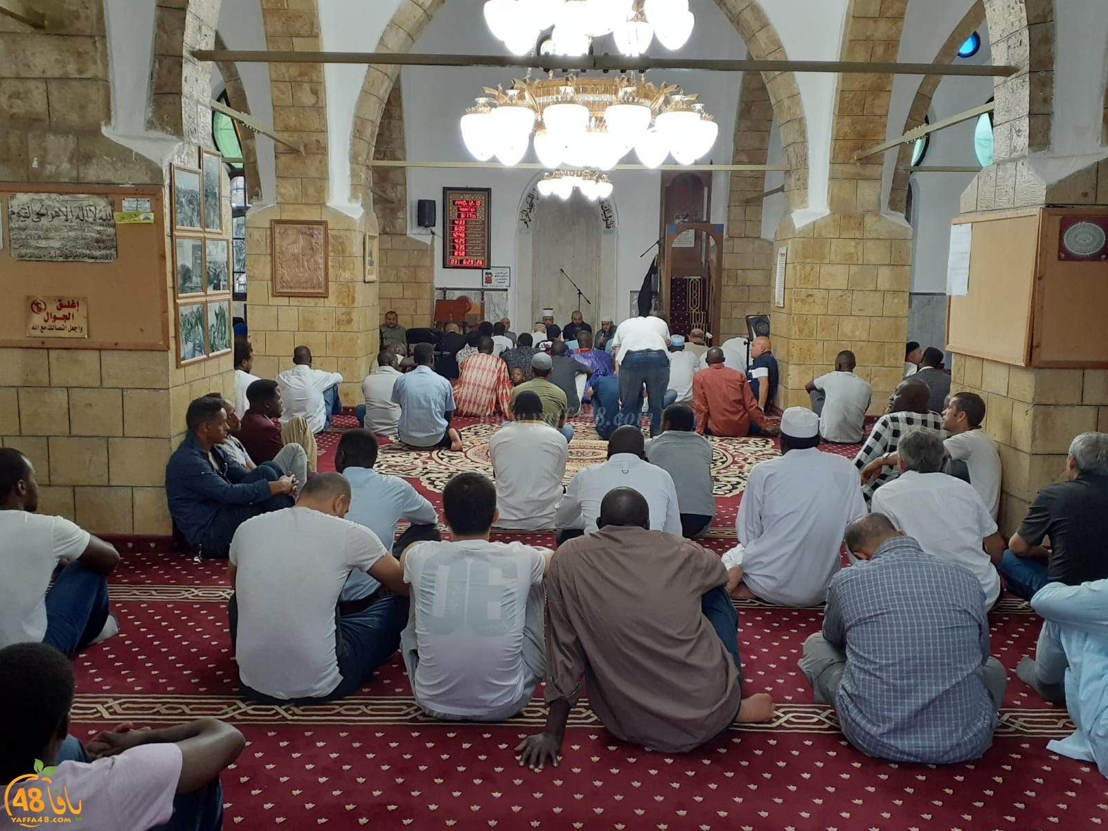 بالفيديو: صلاة عيد الأضحى المبارك من مسجد حسن بك في مدينة يافا 