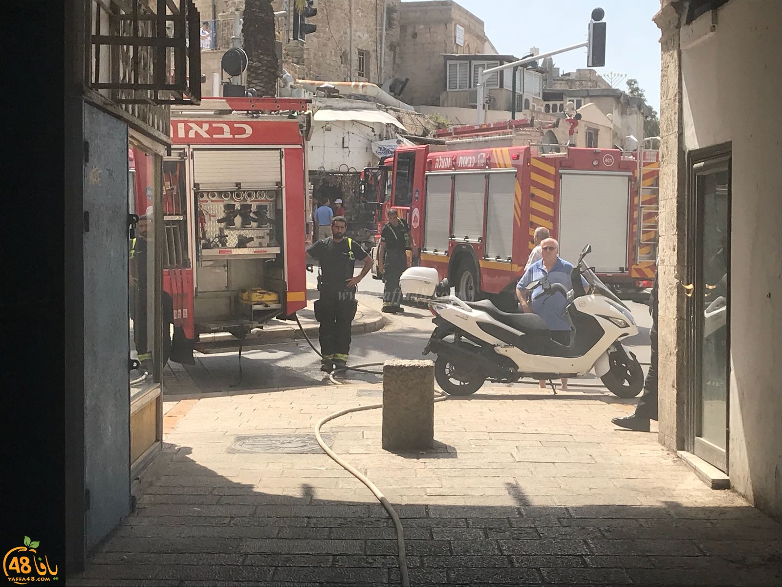   بالفيديو: إصابة طفيفة بحريق داخل محل تجاري قرب دوار الساعة بيافا 