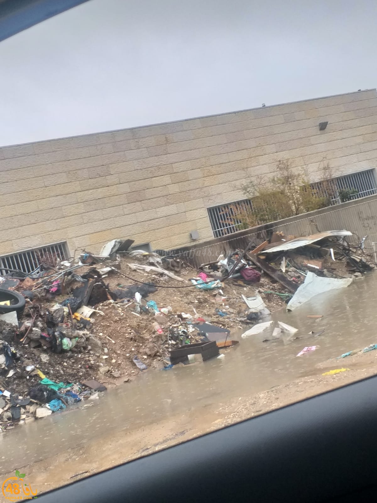  فيديو: سكان حي جان حكال بالرملة يطالبون البلدية بترميم الشارع وازالة النفايات
