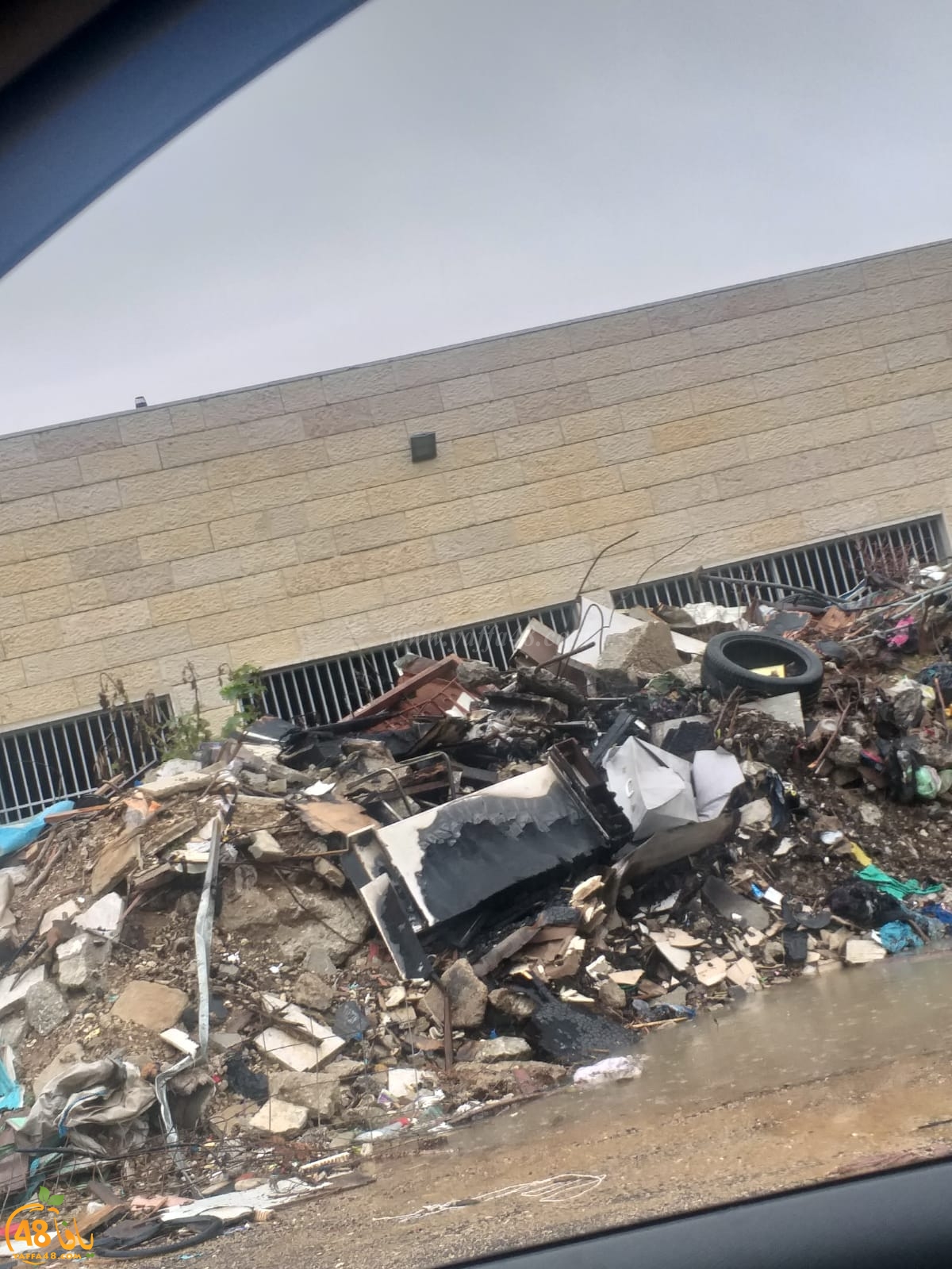  فيديو: سكان حي جان حكال بالرملة يطالبون البلدية بترميم الشارع وازالة النفايات