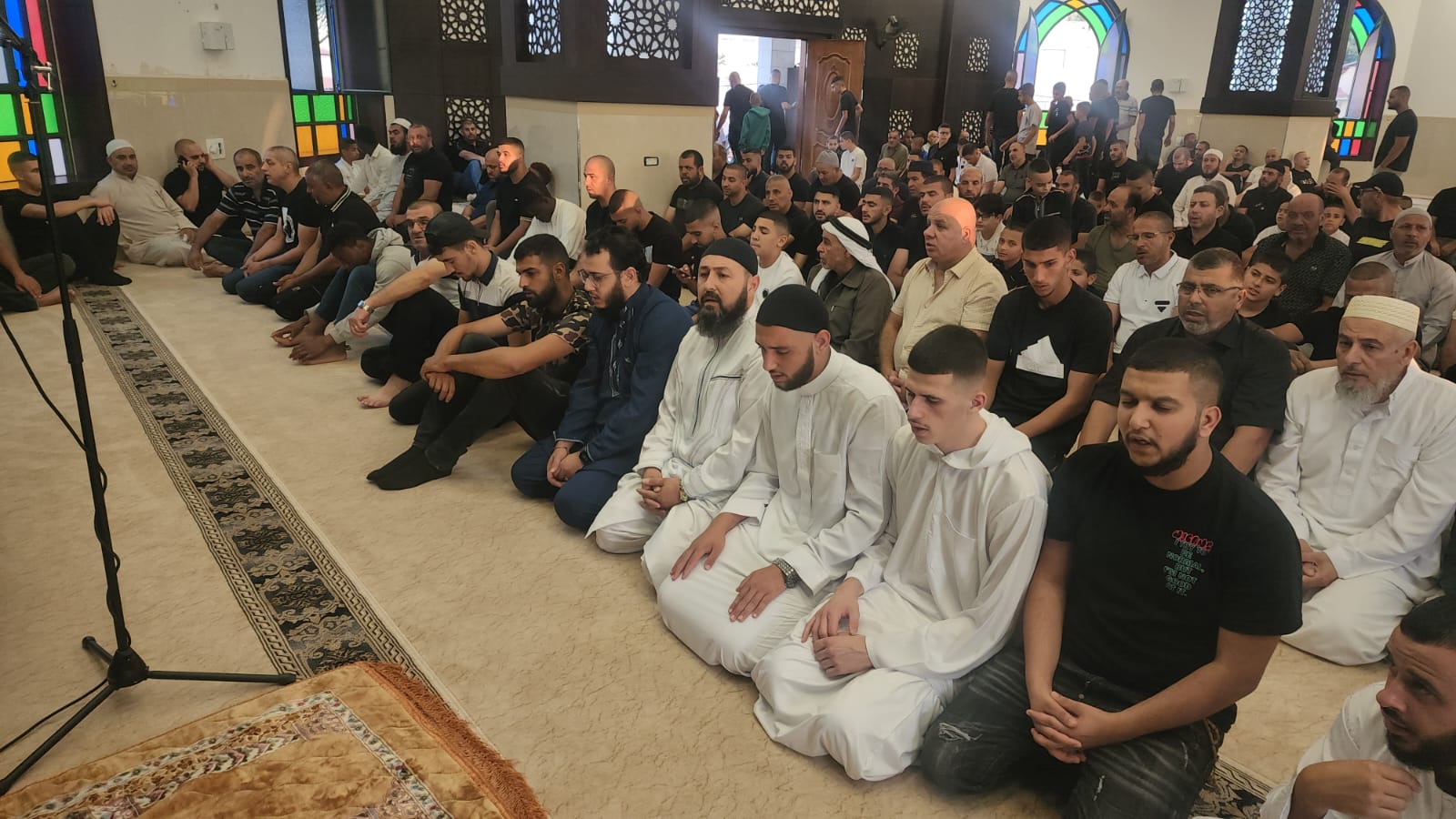  فيديو: أهالي اللد يؤدون صلاة العيد في مسجد النور 