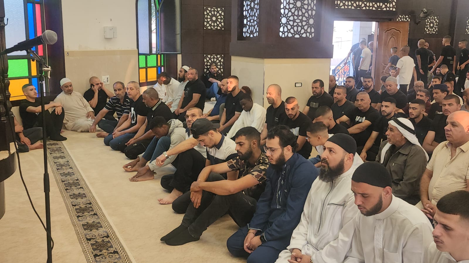  فيديو: أهالي اللد يؤدون صلاة العيد في مسجد النور 