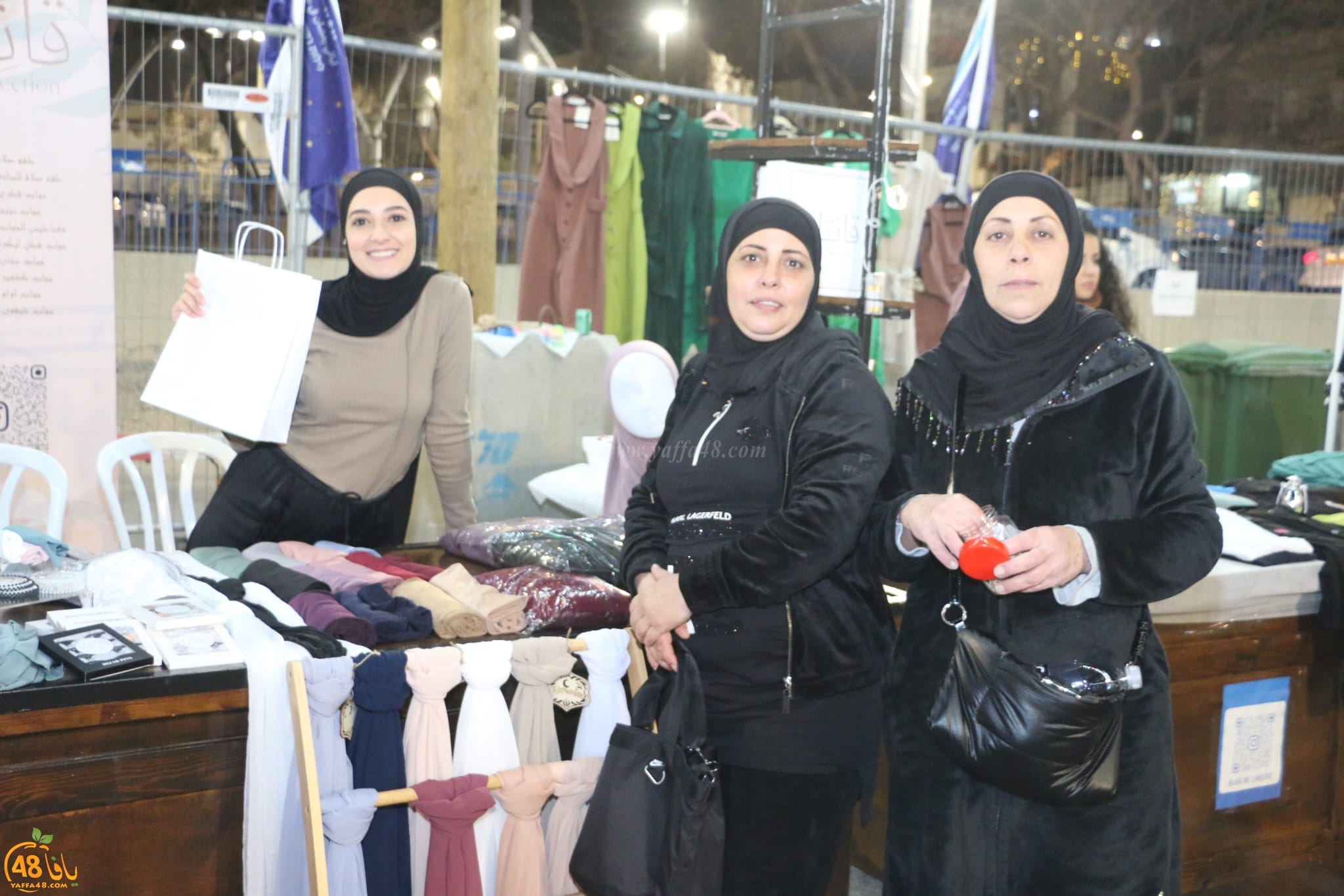 صور: حضور غفير في اليوم الثاني لفعاليات سوق يافا الرمضاني