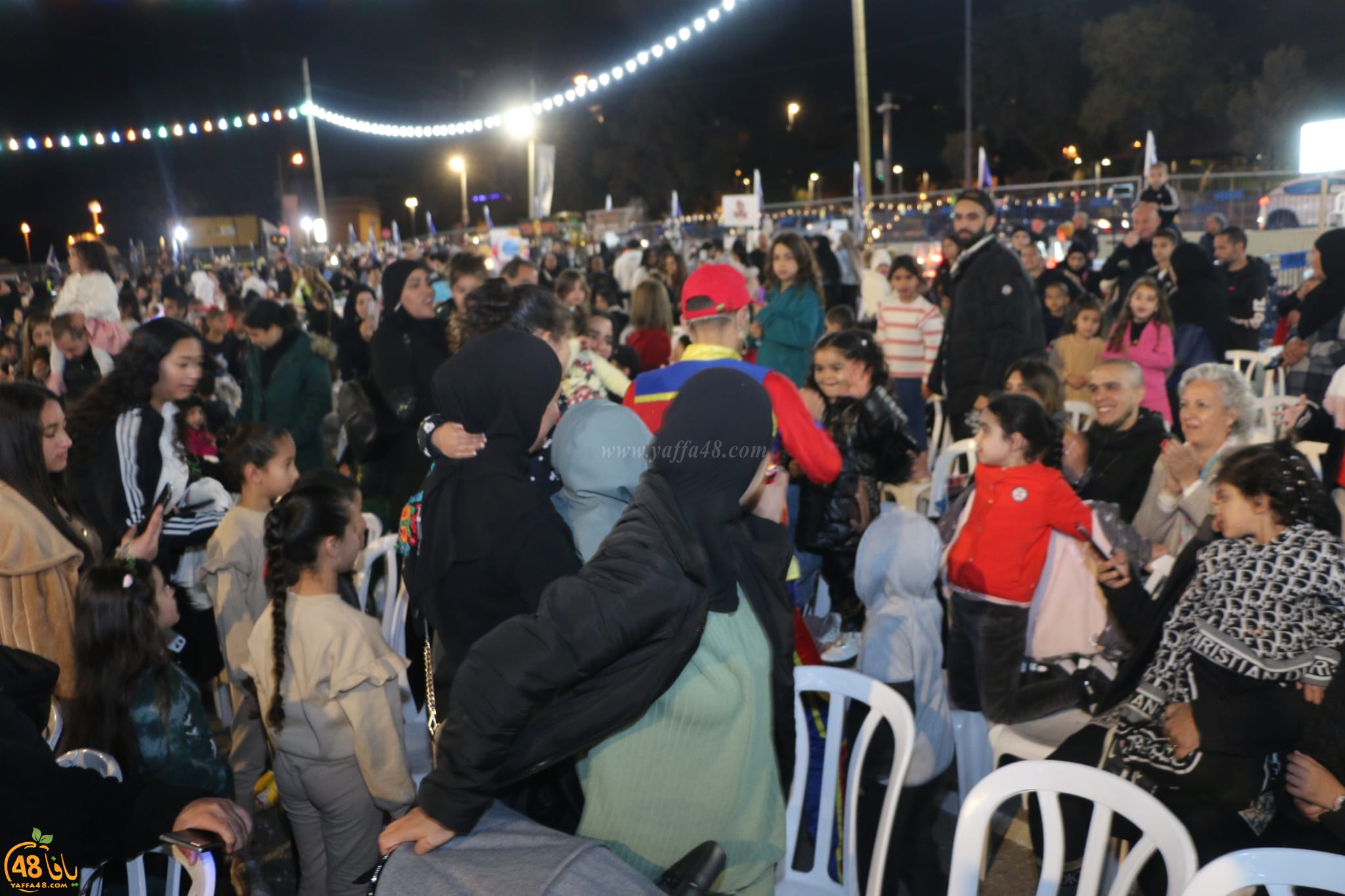 صور: حضور غفير في اليوم الثاني لفعاليات سوق يافا الرمضاني