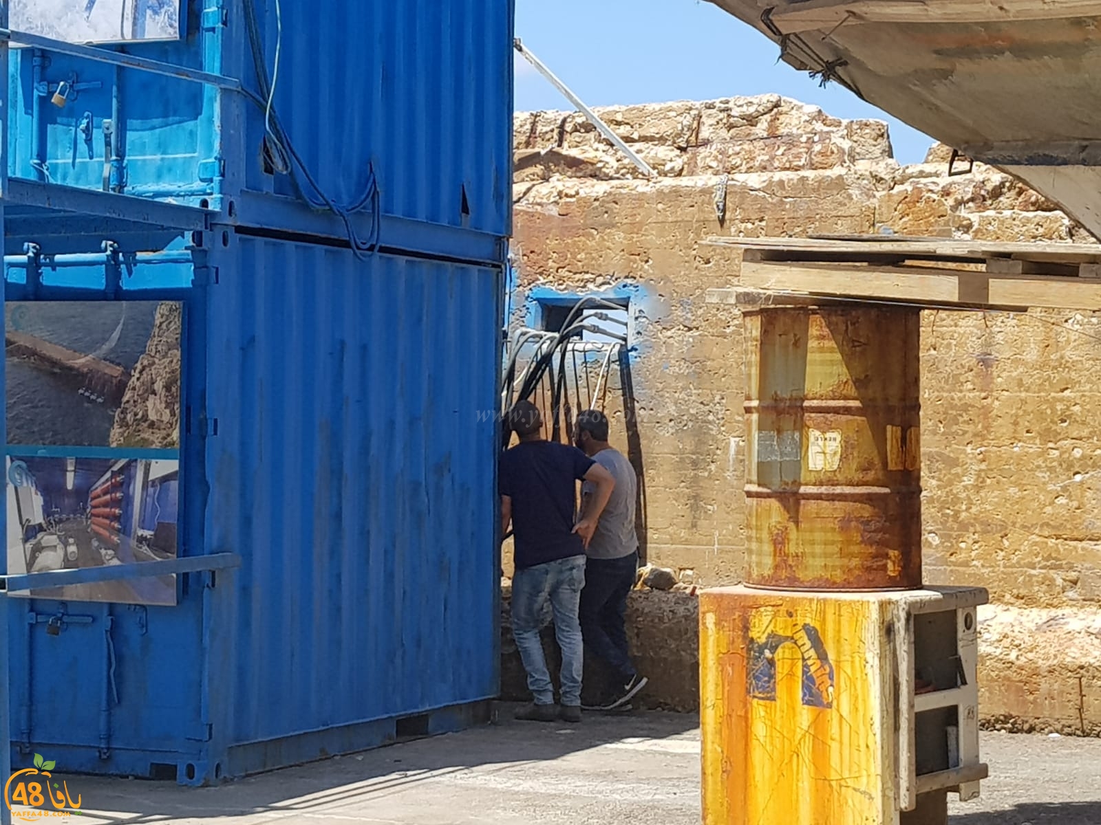 بالصور: للمرة الثالثة خلال اسبوعين - الشرطة تداهم مخازن الصيادين في ميناء يافا 