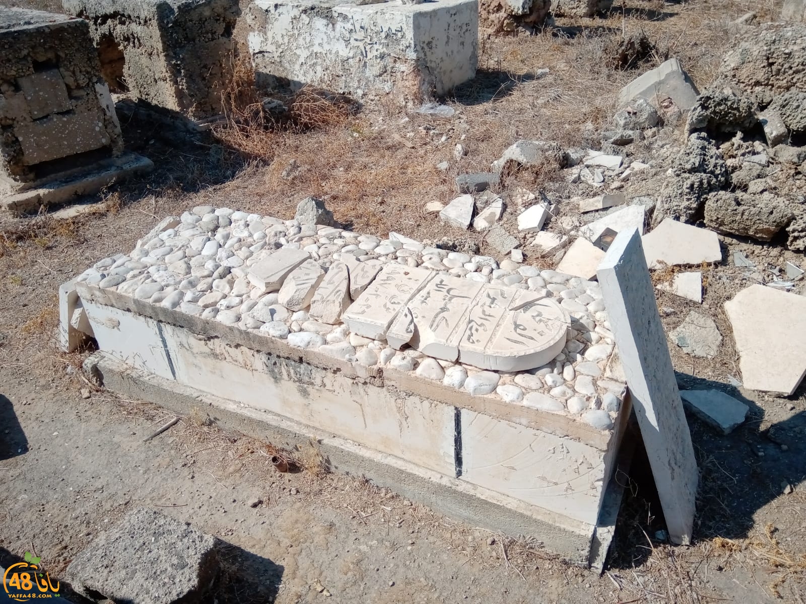 فيديو: أليّست مقبرة الشيخ مراد بيافا مقبرة اسلامية بحاجة لرعاية وصيانة ؟!