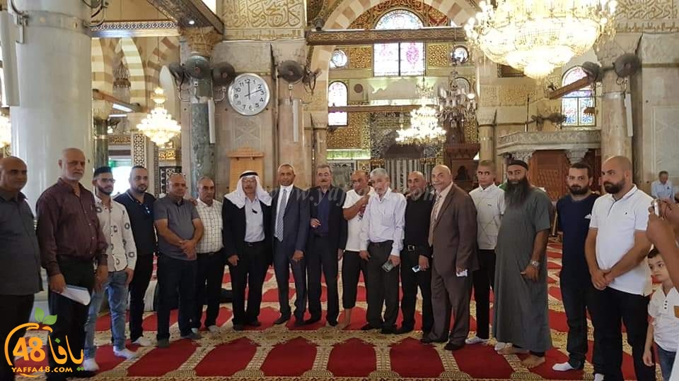 بالصور: عقد راية الصلح بين عائلتي السيوري وبكر من يافا في المسجد الاقصى المبارك